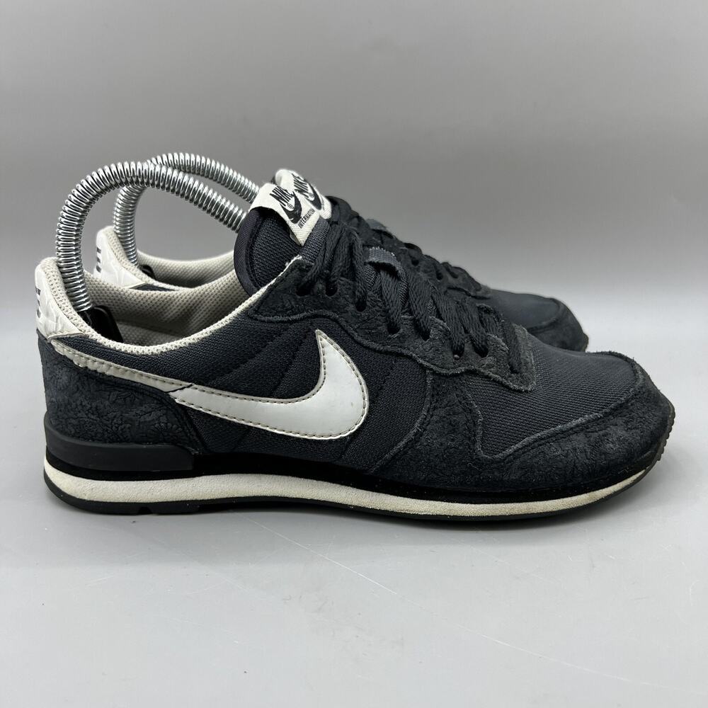 Nike Internationalist Waffle Running Sneakers Women Size 6.5 Black White Shoes